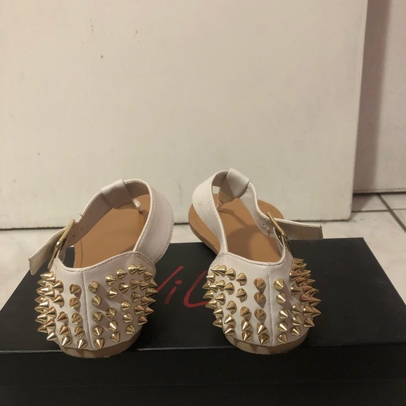 Sandals - Picture 3 of 5